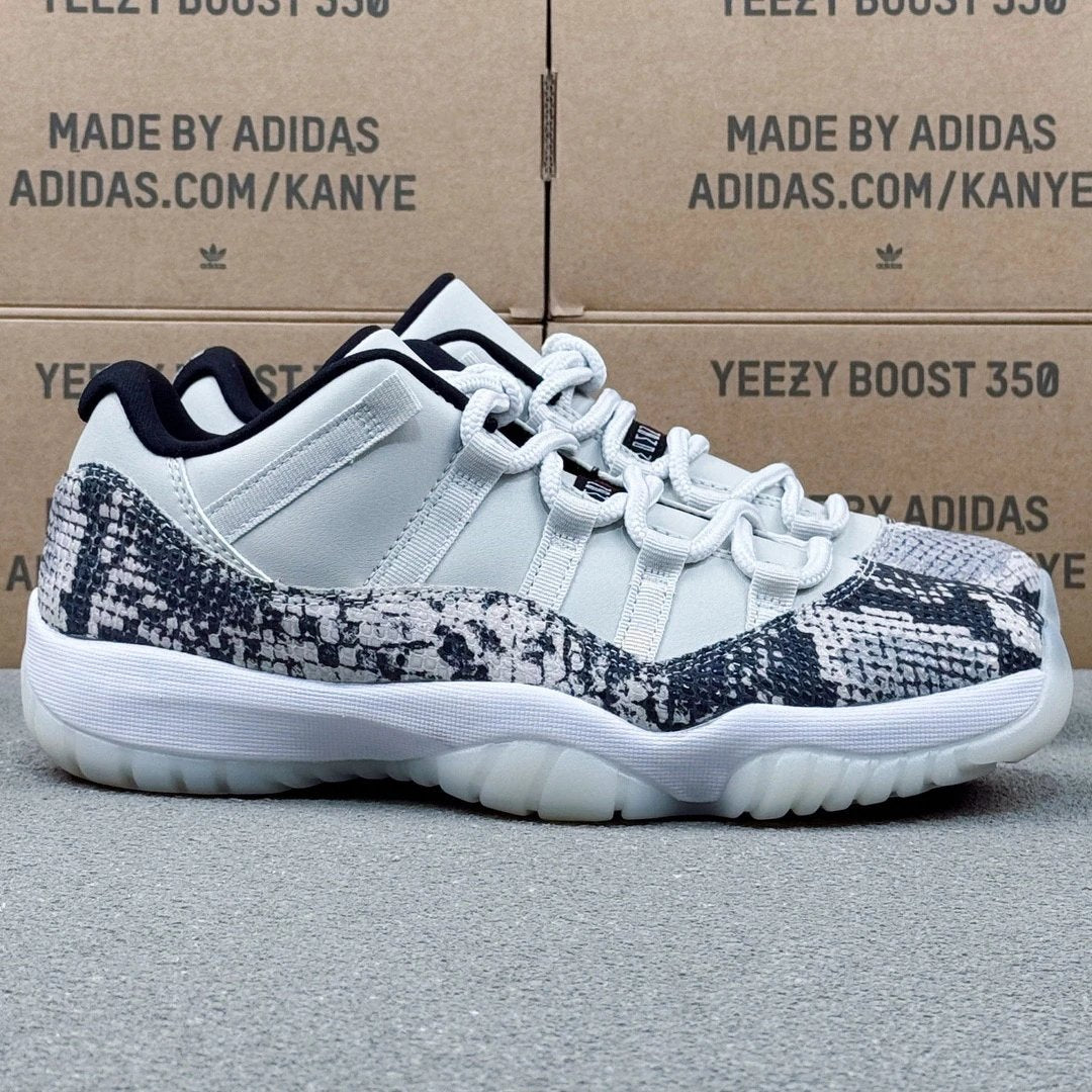 AJ11 Low Shake