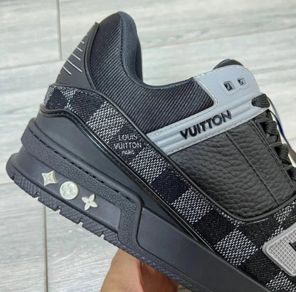 Trainer Black