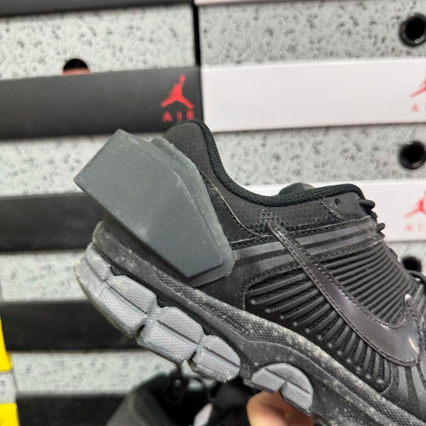 Vomero 5 Black Silver