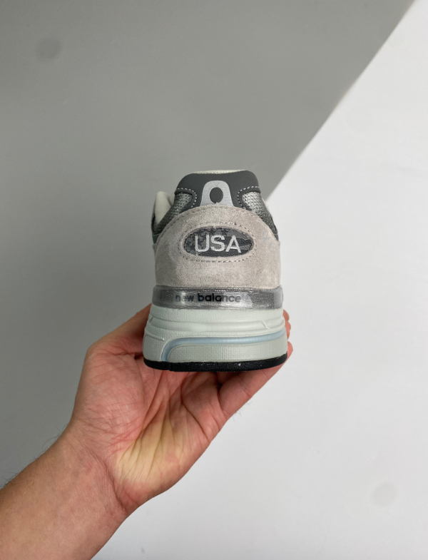 993 Grey Frog