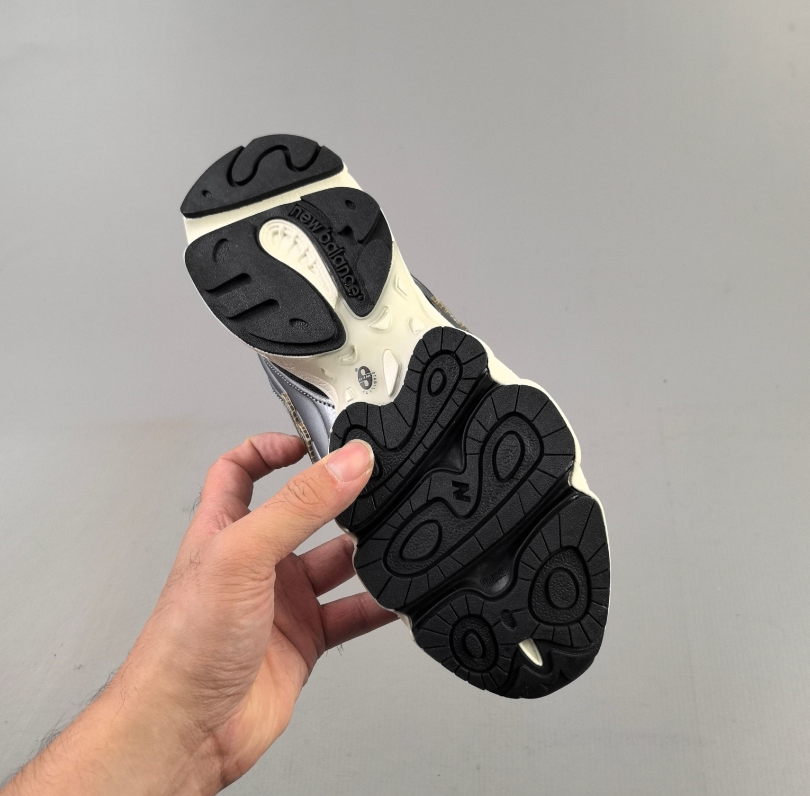 1000 Silver Metallic Black