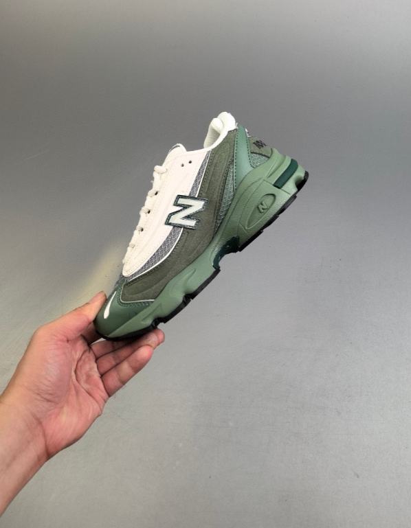 1000 Green
