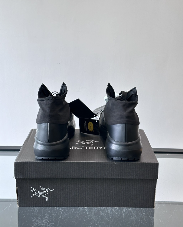 Arc'teryx Norvan Nivalis GTX Black