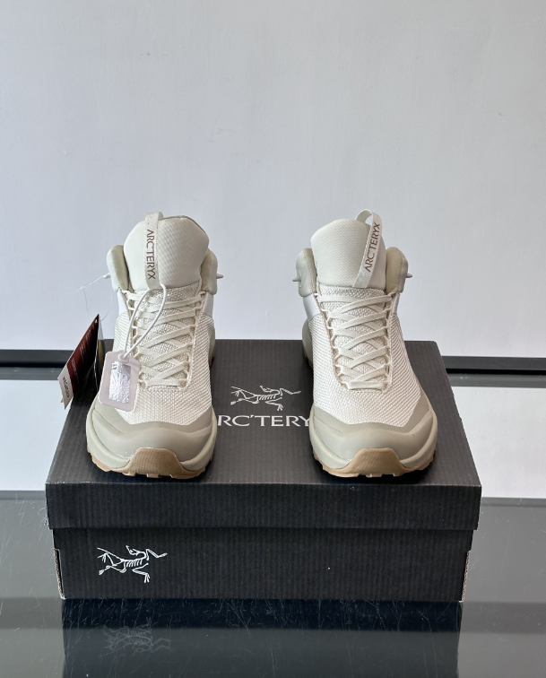 Arc'teryx Aerios FL 2 Mid GTX Beige
