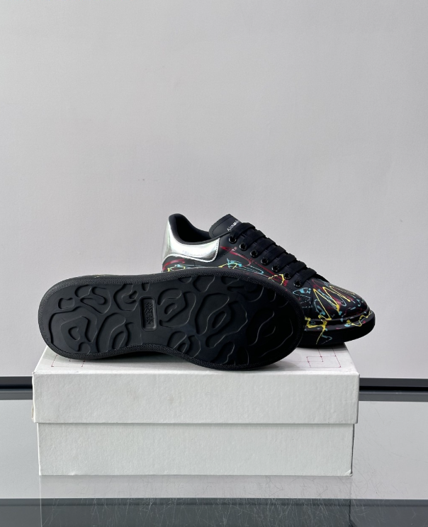 Alexander McQueen Oversized Black Multicolor