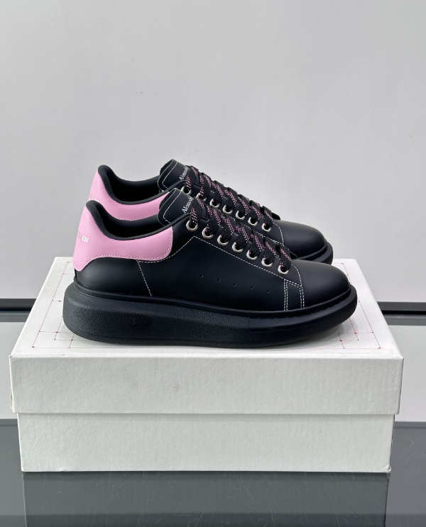 Alexander McQueen Oversized Black Pink
