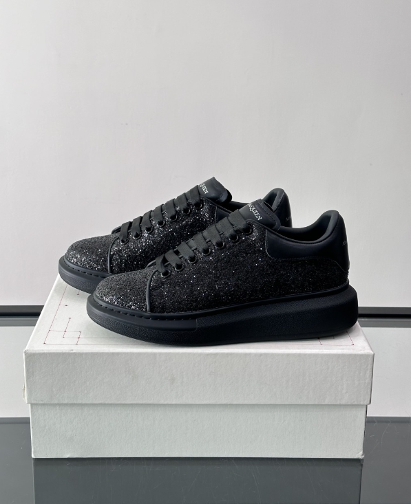 Alexander McQueen Oversized Black