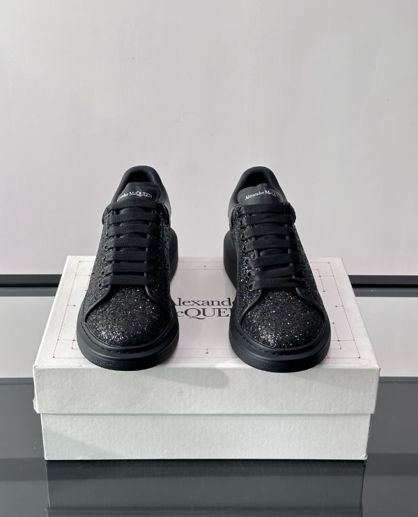 Alexander McQueen Oversized Black