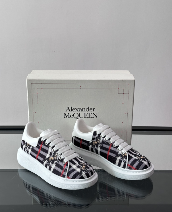 Alexander McQueen Oversized White Multicolor