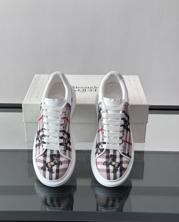Alexander McQueen Oversized White Multicolor