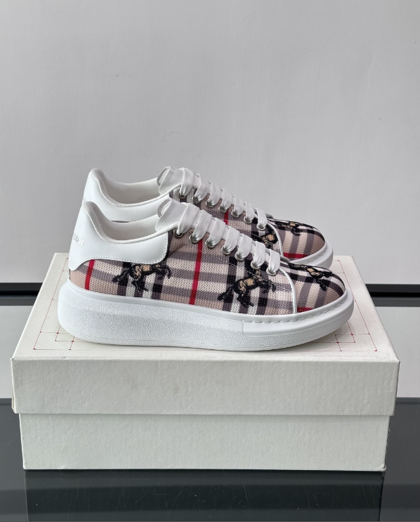 Alexander McQueen Oversized White Multicolor
