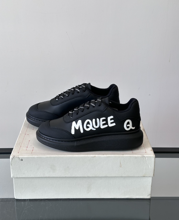 Alexander McQueen Oversized Black