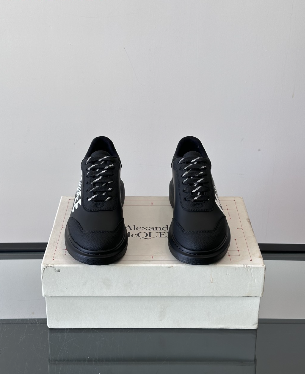Alexander McQueen Oversized Black