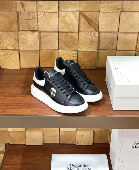 Alexander McQueen Oversized Black/White