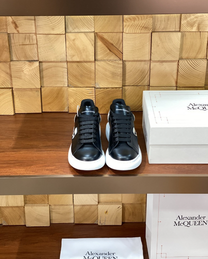 Alexander McQueen Oversized Black/White