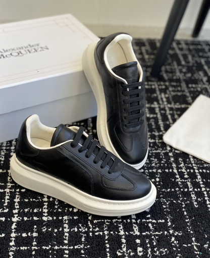 Alexander McQueen Oversized White/Black