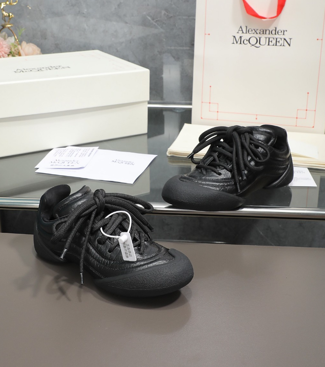Alexander McQueen Flexion Black