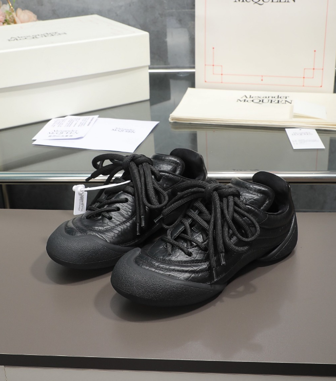 Alexander McQueen Flexion Black