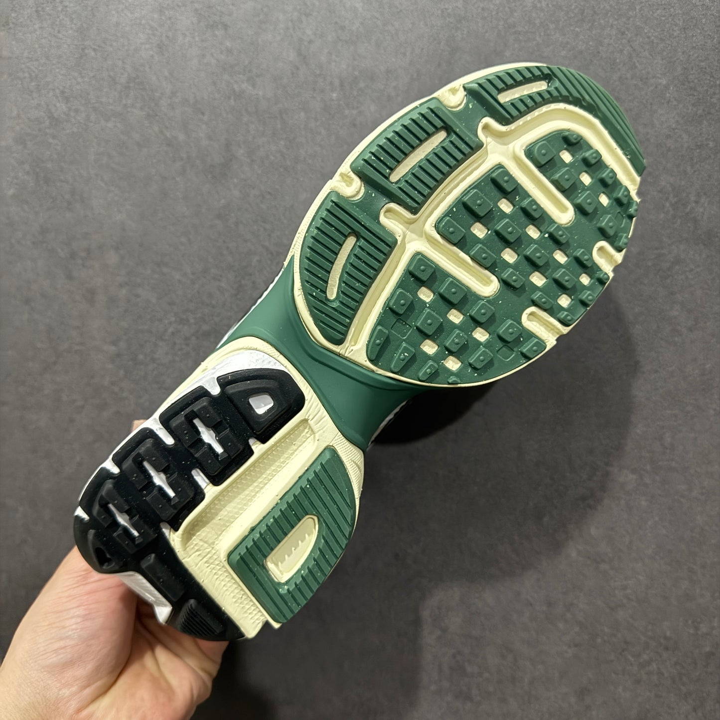 V2K Run Grey Forest Green