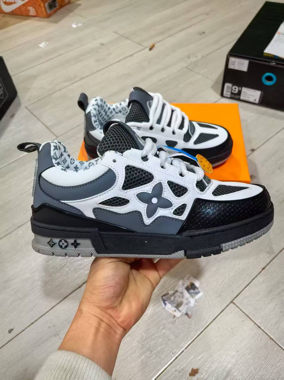 Skate Grey