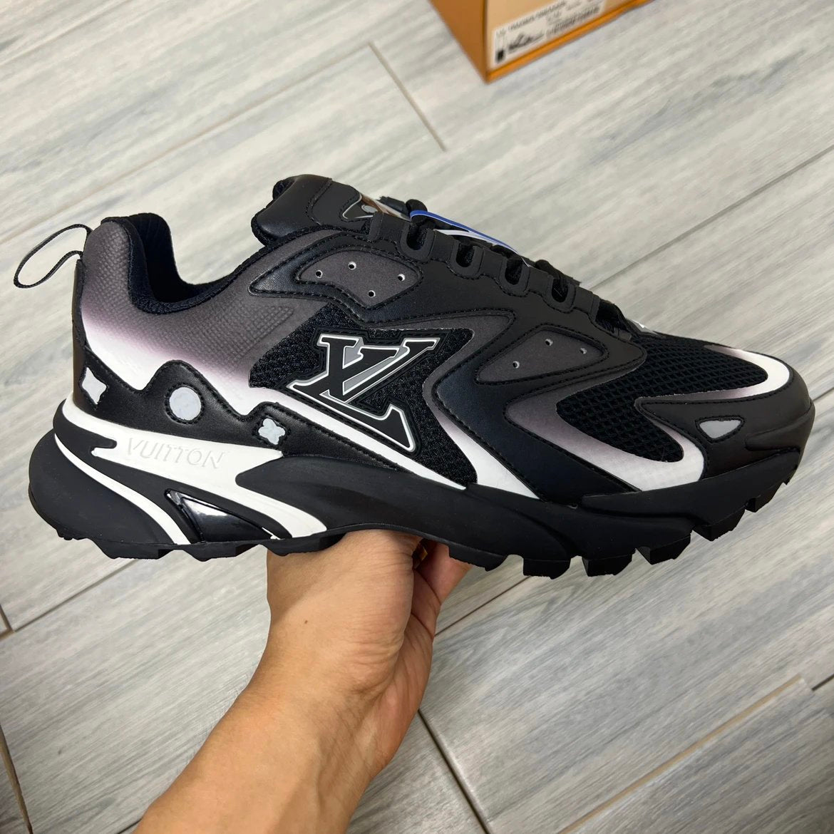 LV Runner Tatic