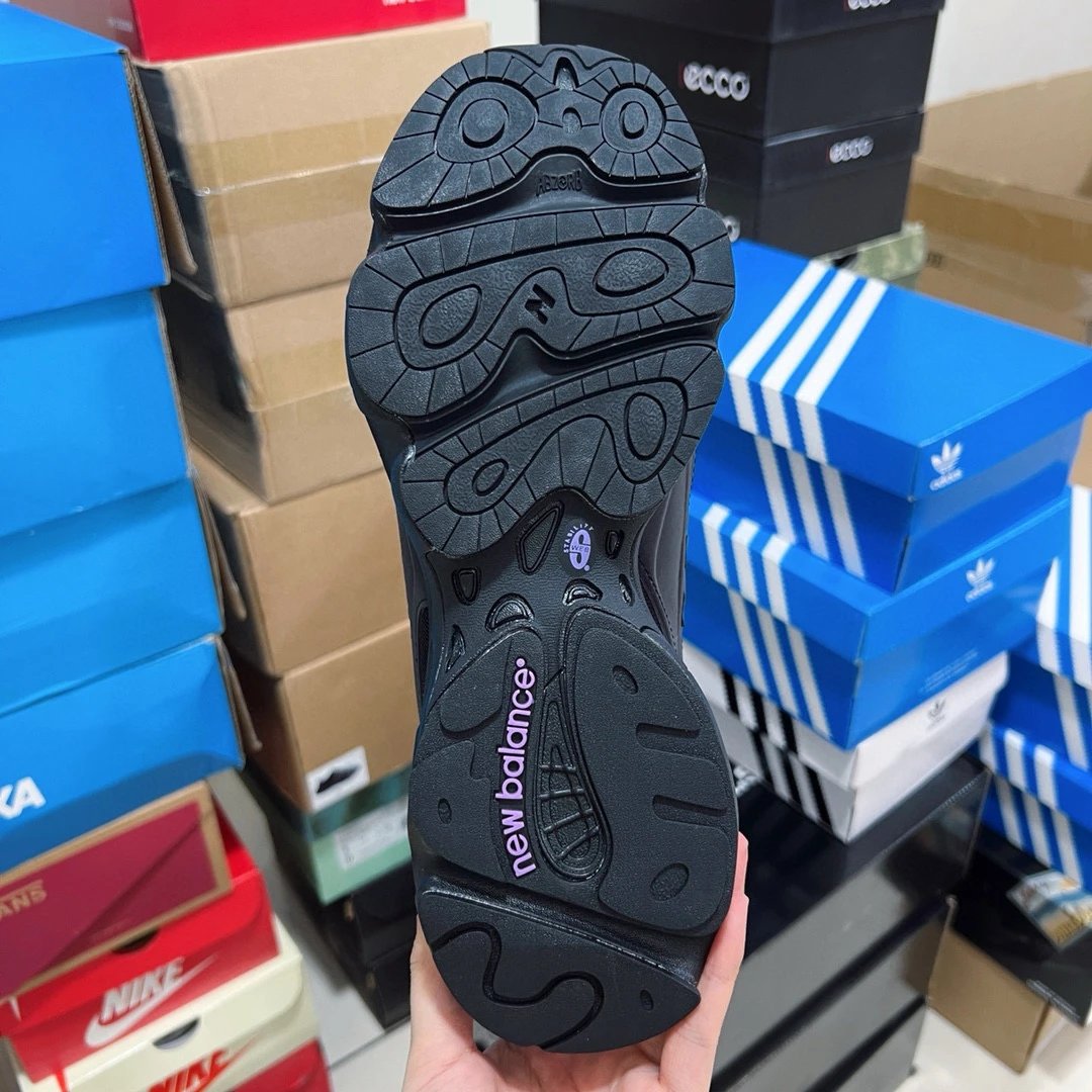 1000 Black