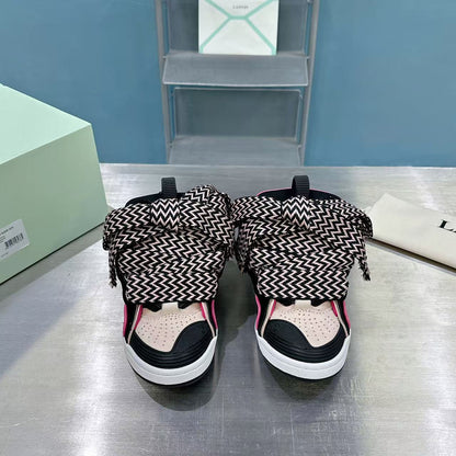 Curb Black