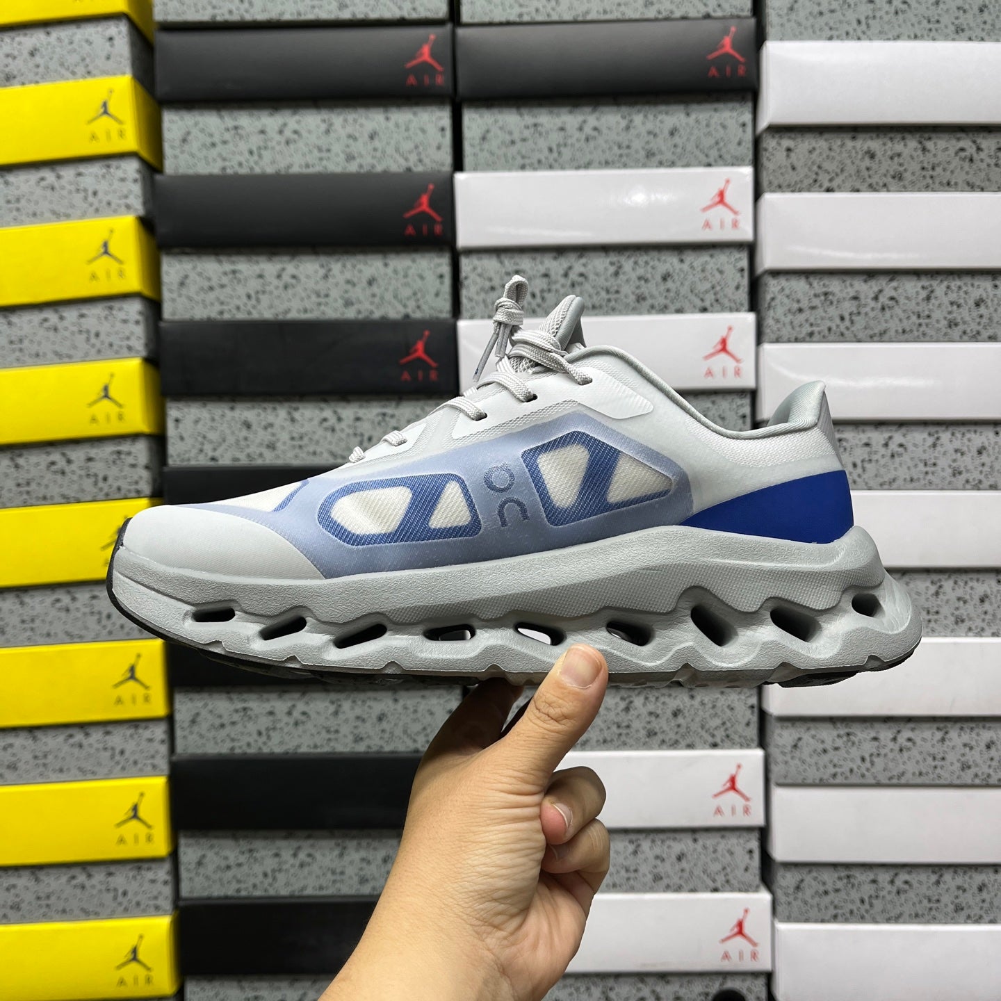 On Running Cloudtilt Remix Grey Blue