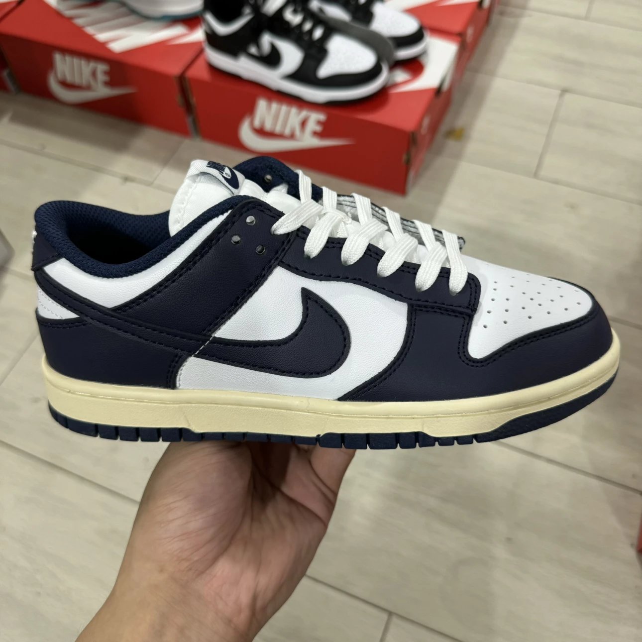 Low Blue Navy Vintage