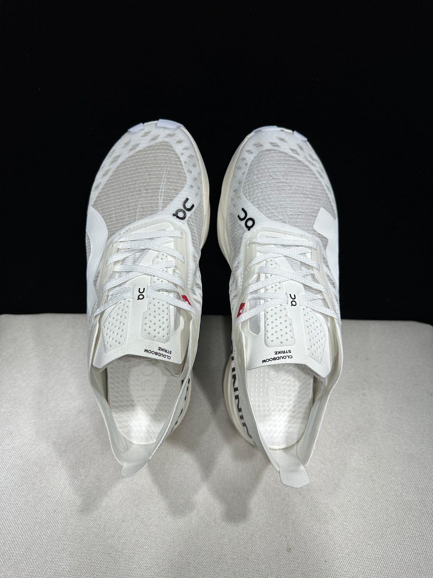 Cloudboom Strike White Black