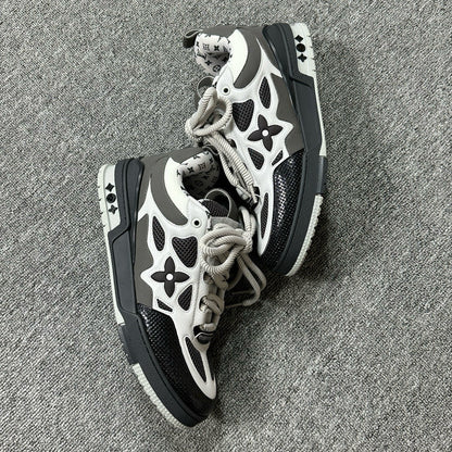 Skate Black and White