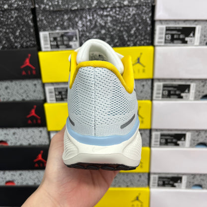 Pegasus White Red Yellow