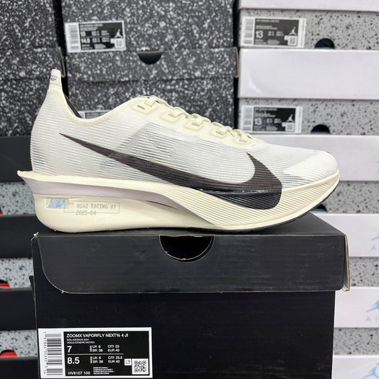 ZoomX Vaporfly Next% 4 Light Grey