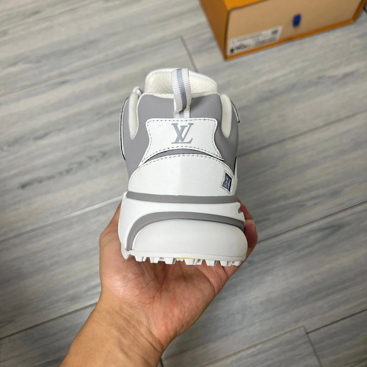 LV Runner Tatic Grey