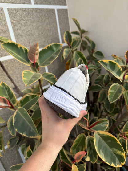 MM White