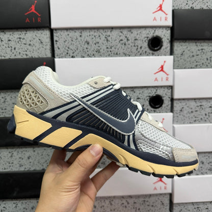 Vomero 5 White Thunder