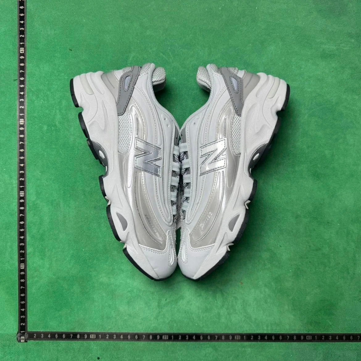 1000 White