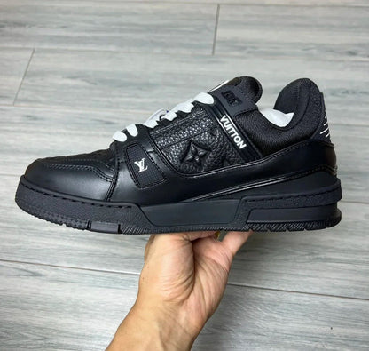 Trainer Black