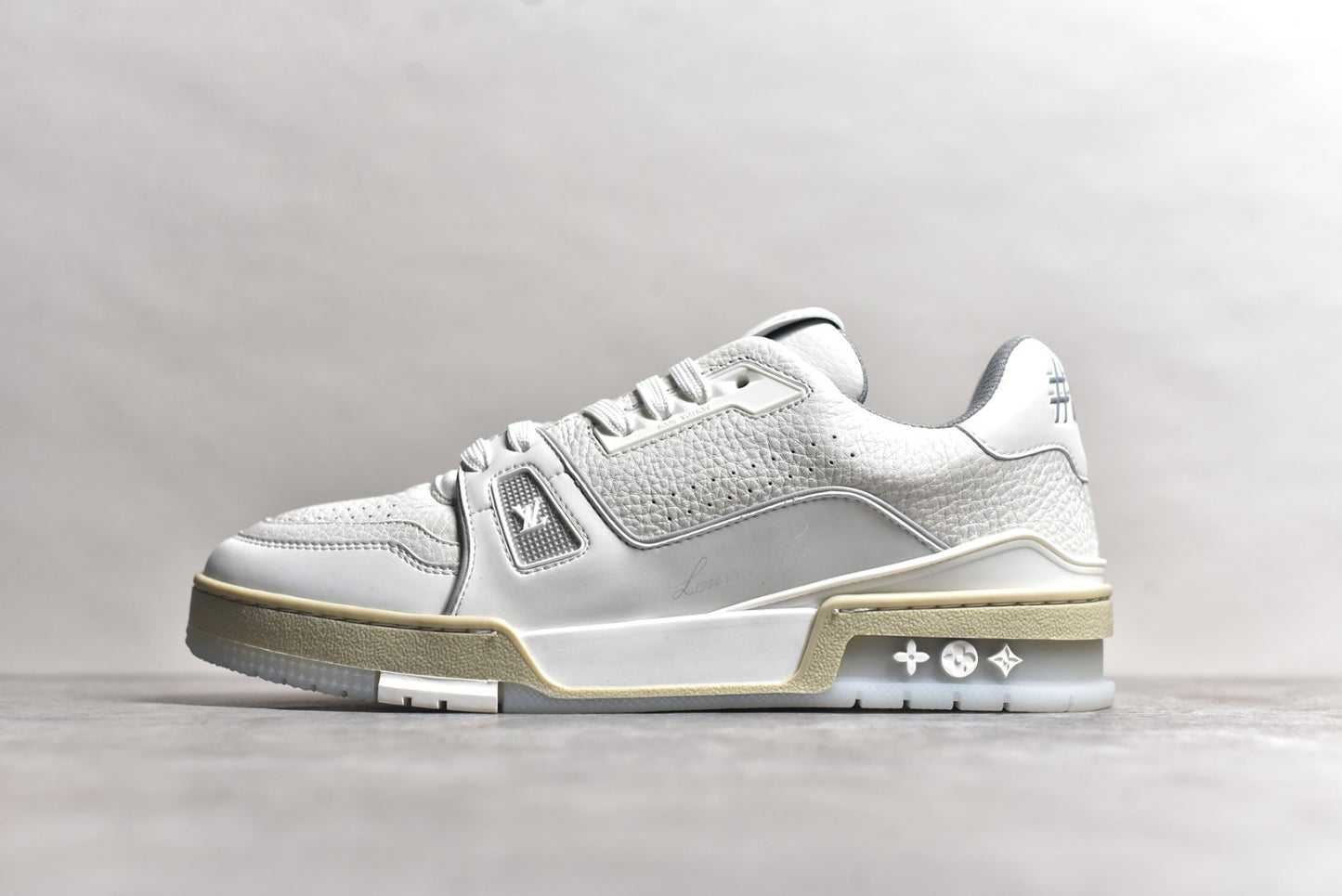 Trainer White and Cream