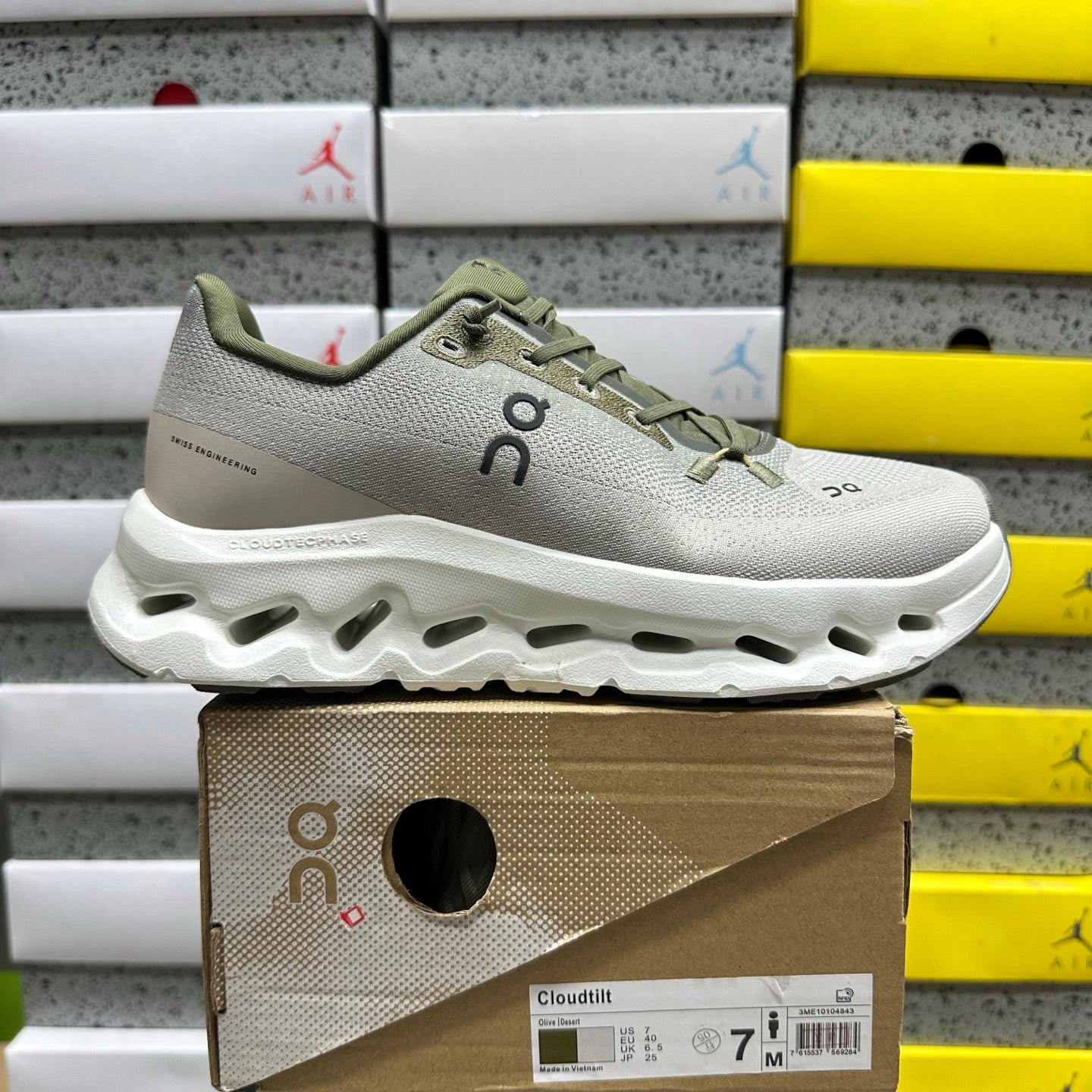 On Running Cloudtilt Remix Grey Green Forest