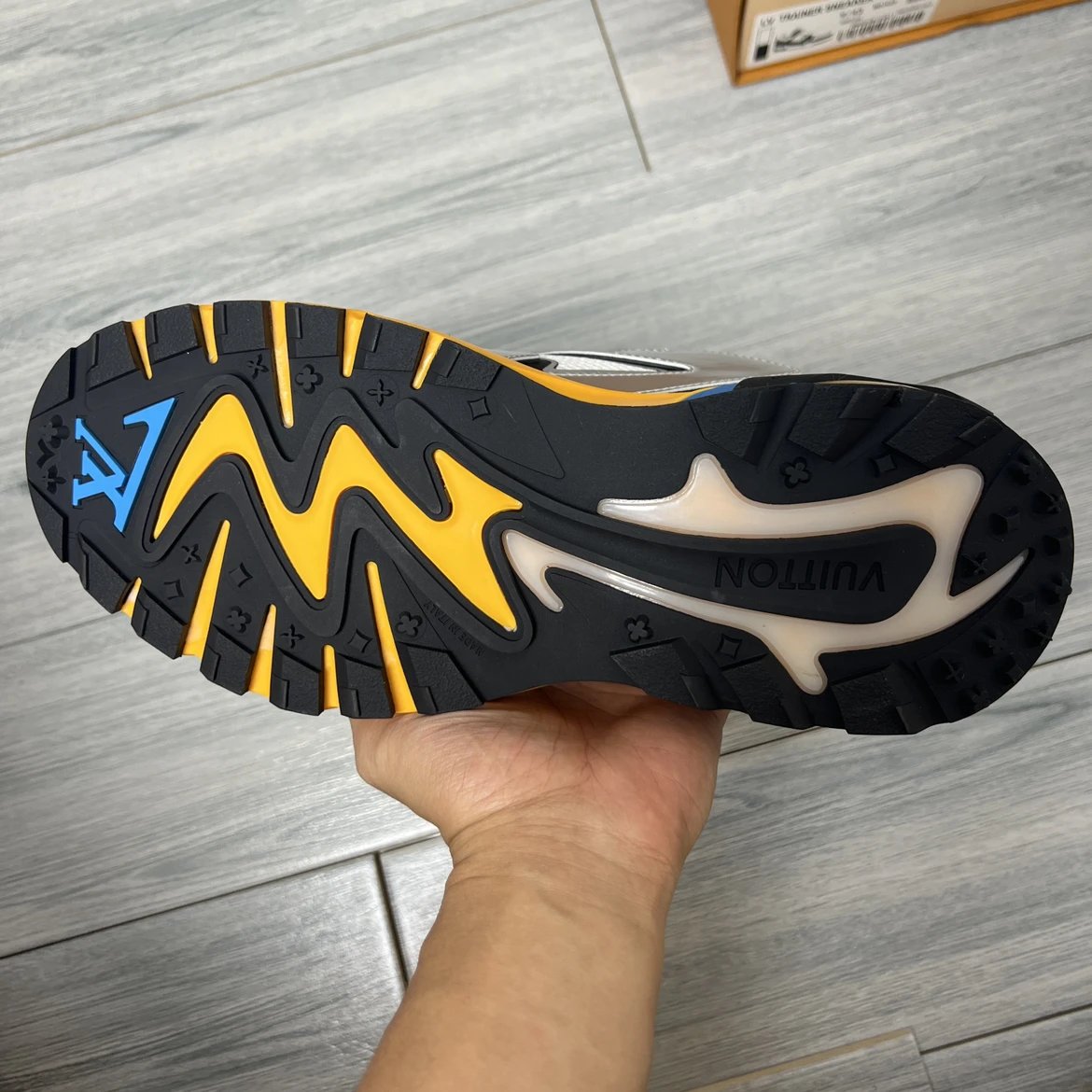 LV Runner Tatic
