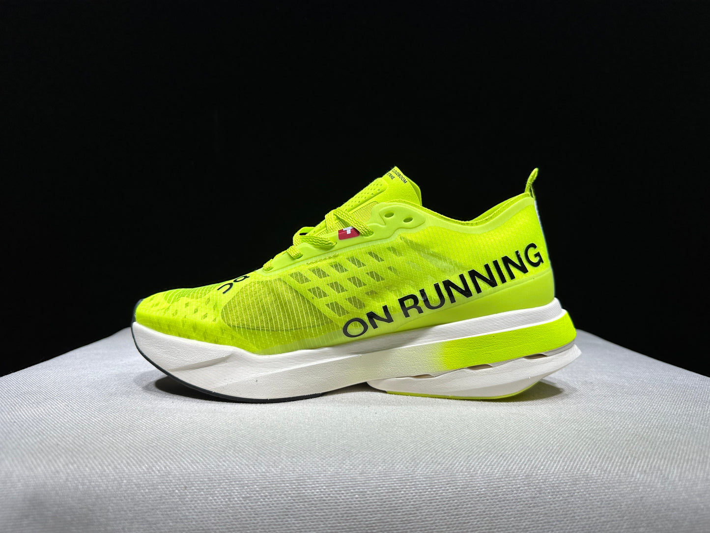Cloudboom Strike Fluorescente Green