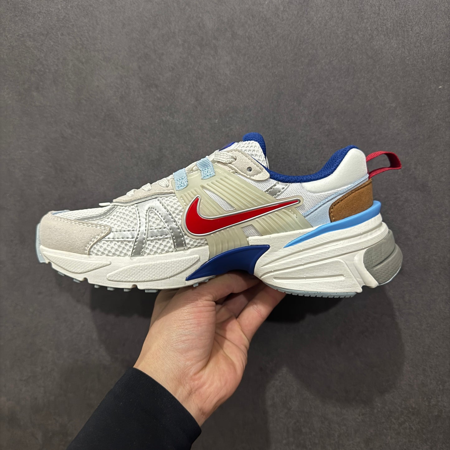 V2K Run Silver Gym Red
