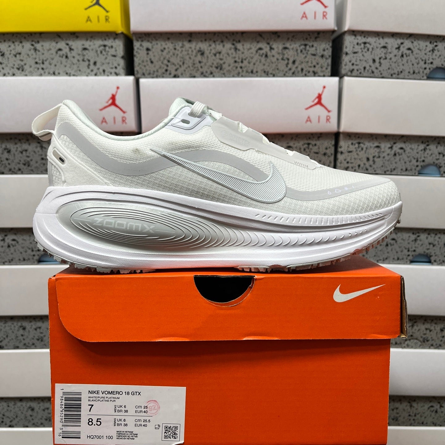 Vomero Plus White