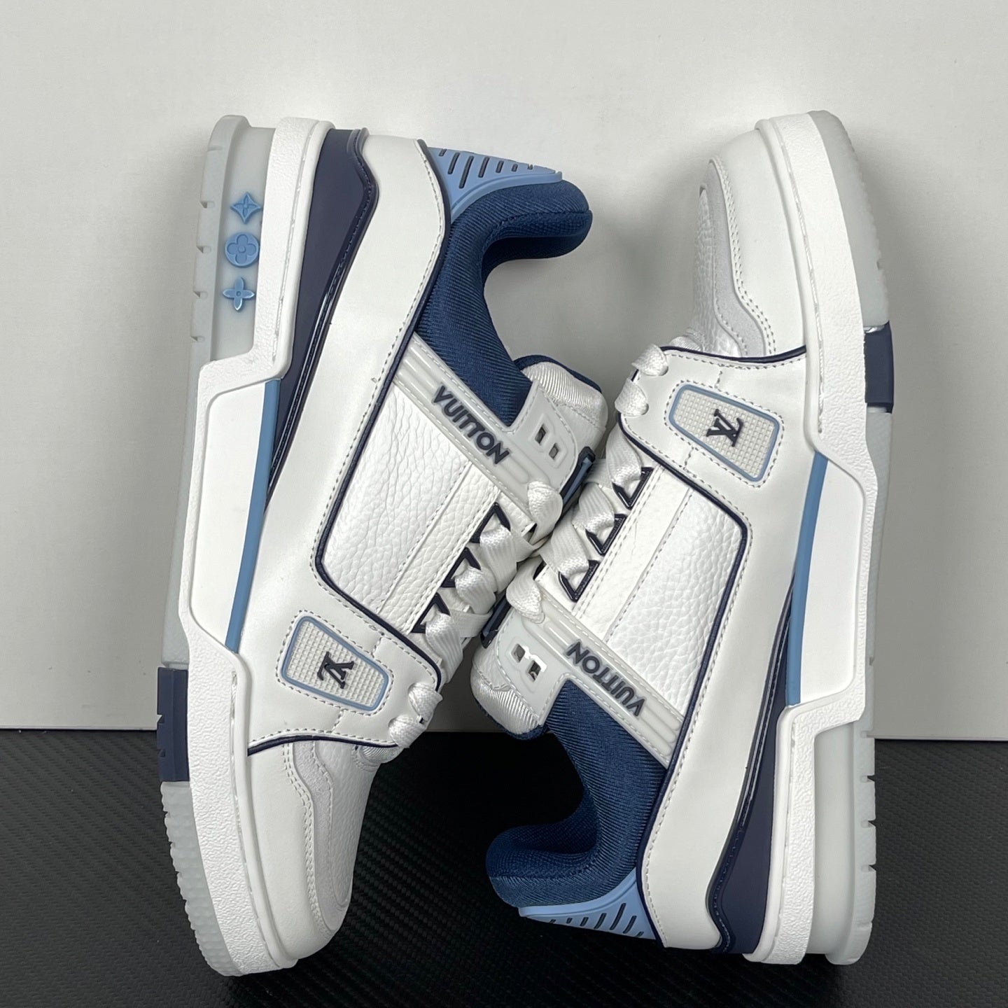 Trainer White and Dark Blue