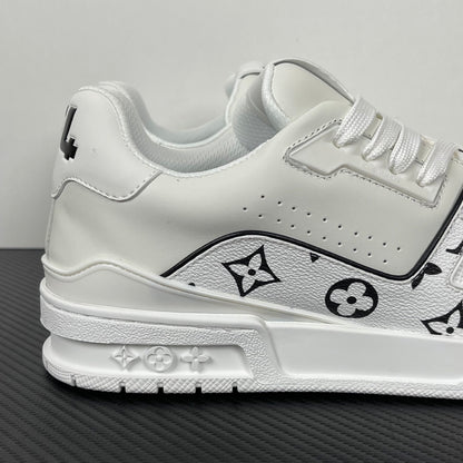 Trainer White Monogram
