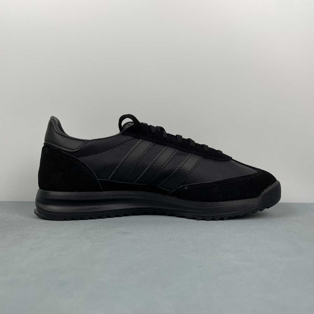 AD SL All Black