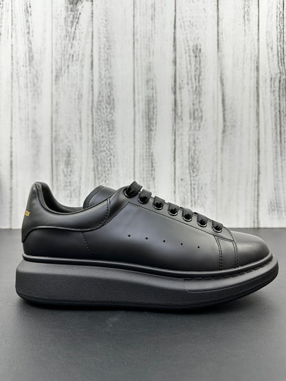 Alexander McQueen All Black