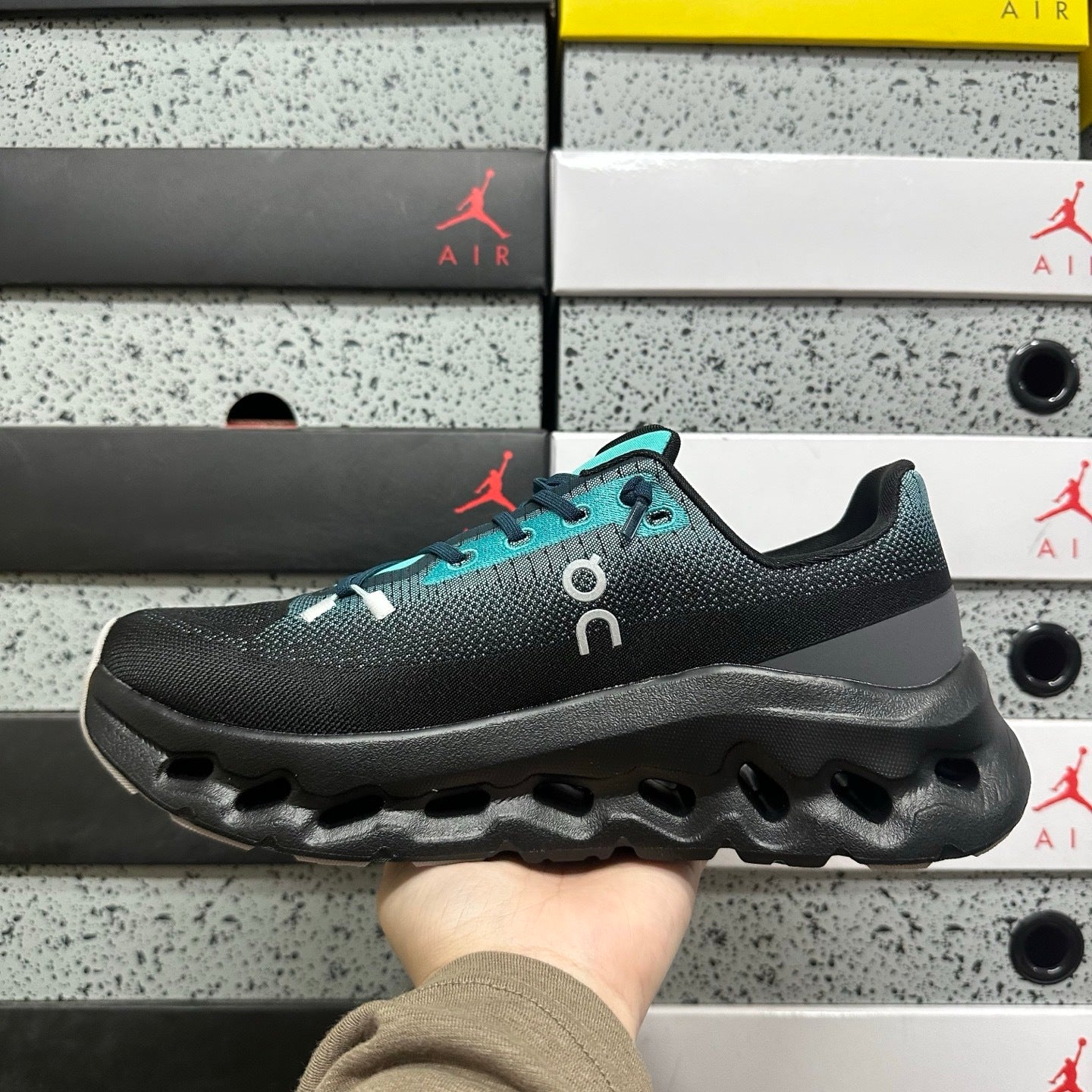 On Running Cloudtilt Remix Blue Black