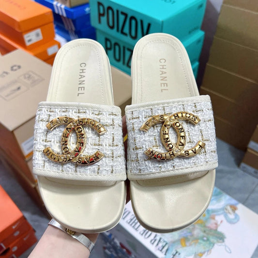 Chinelos Chanel Creme